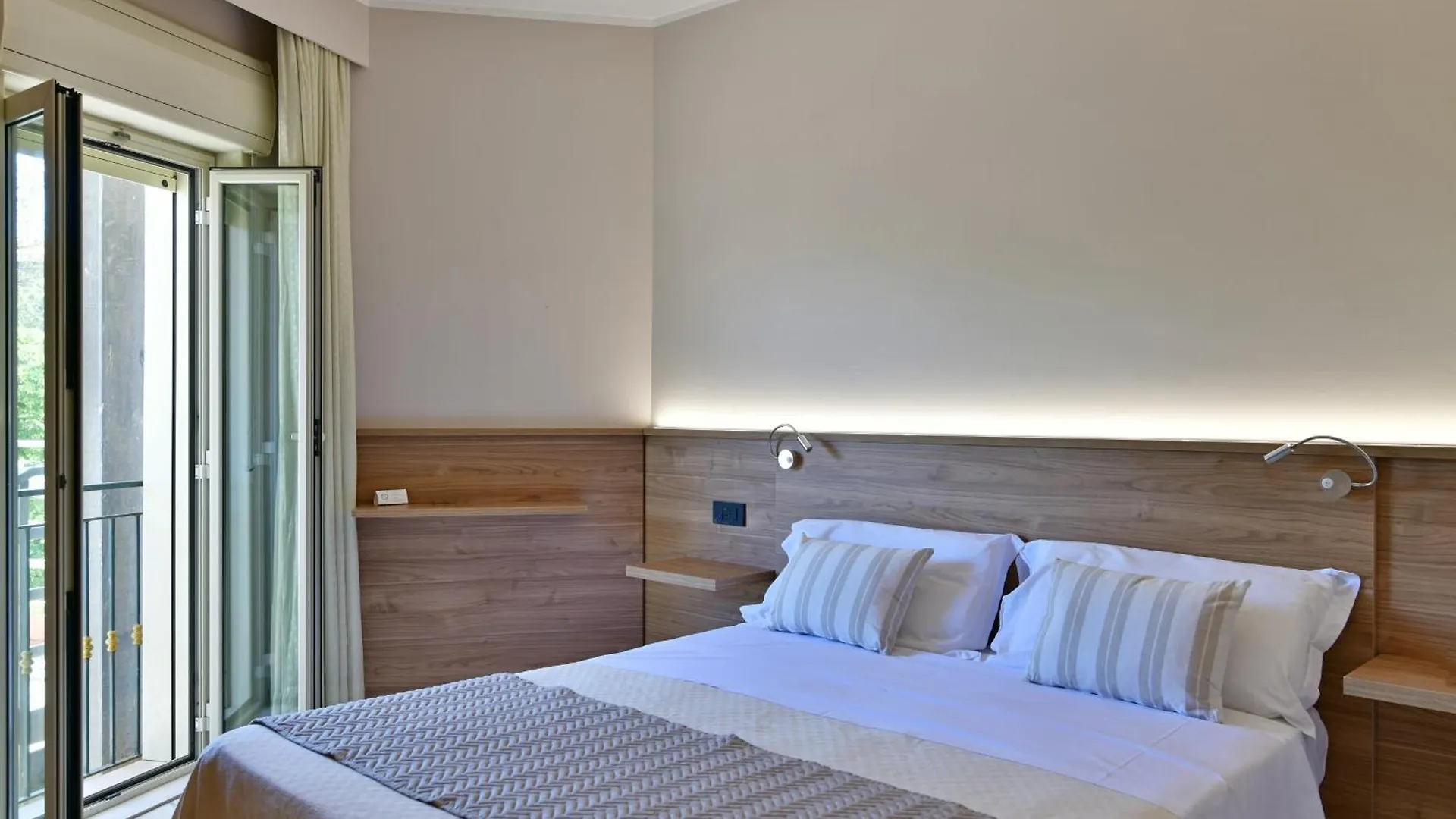 Hotel & Apartments Villa Linda Giardini Naxos