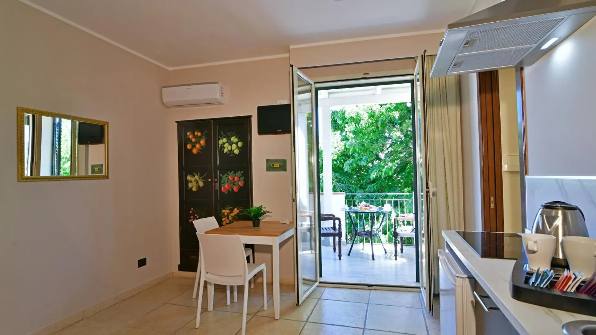 Hotel & Apartments Villa Linda Giardini Naxos