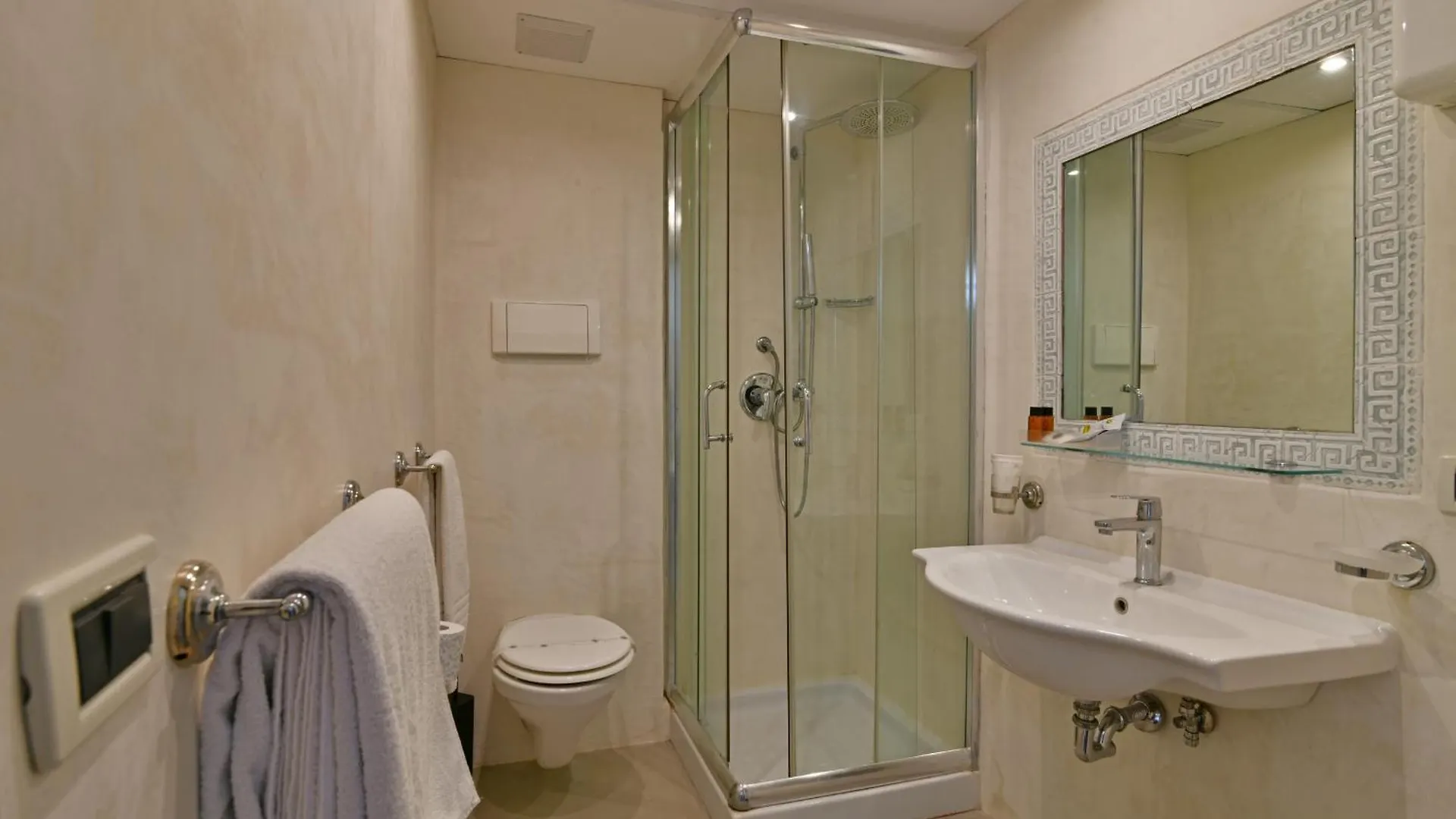 Hotel & Apartments Villa Linda Giardini Naxos 3*,  Italy