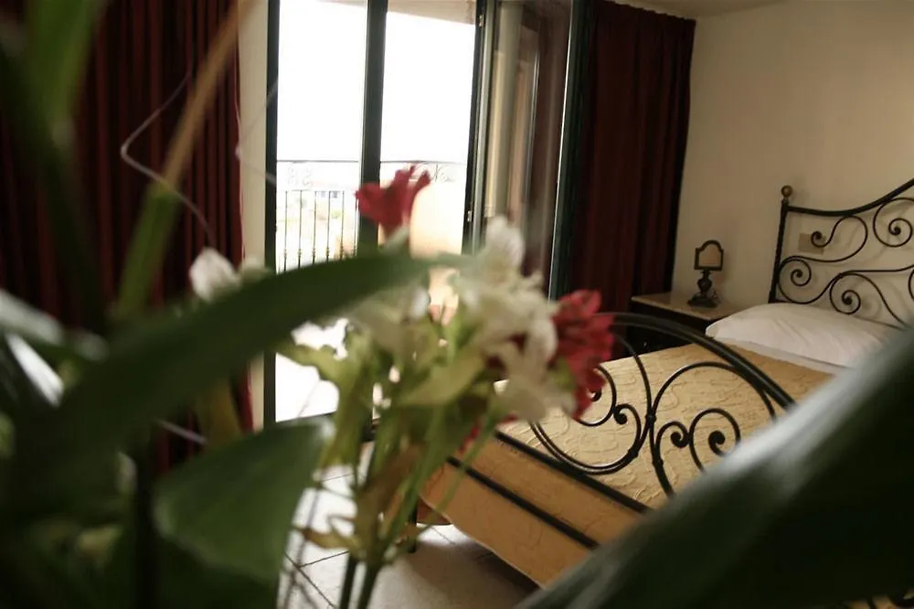 ***  Hotel & Apartments Villa Linda Giardini Naxos Italy